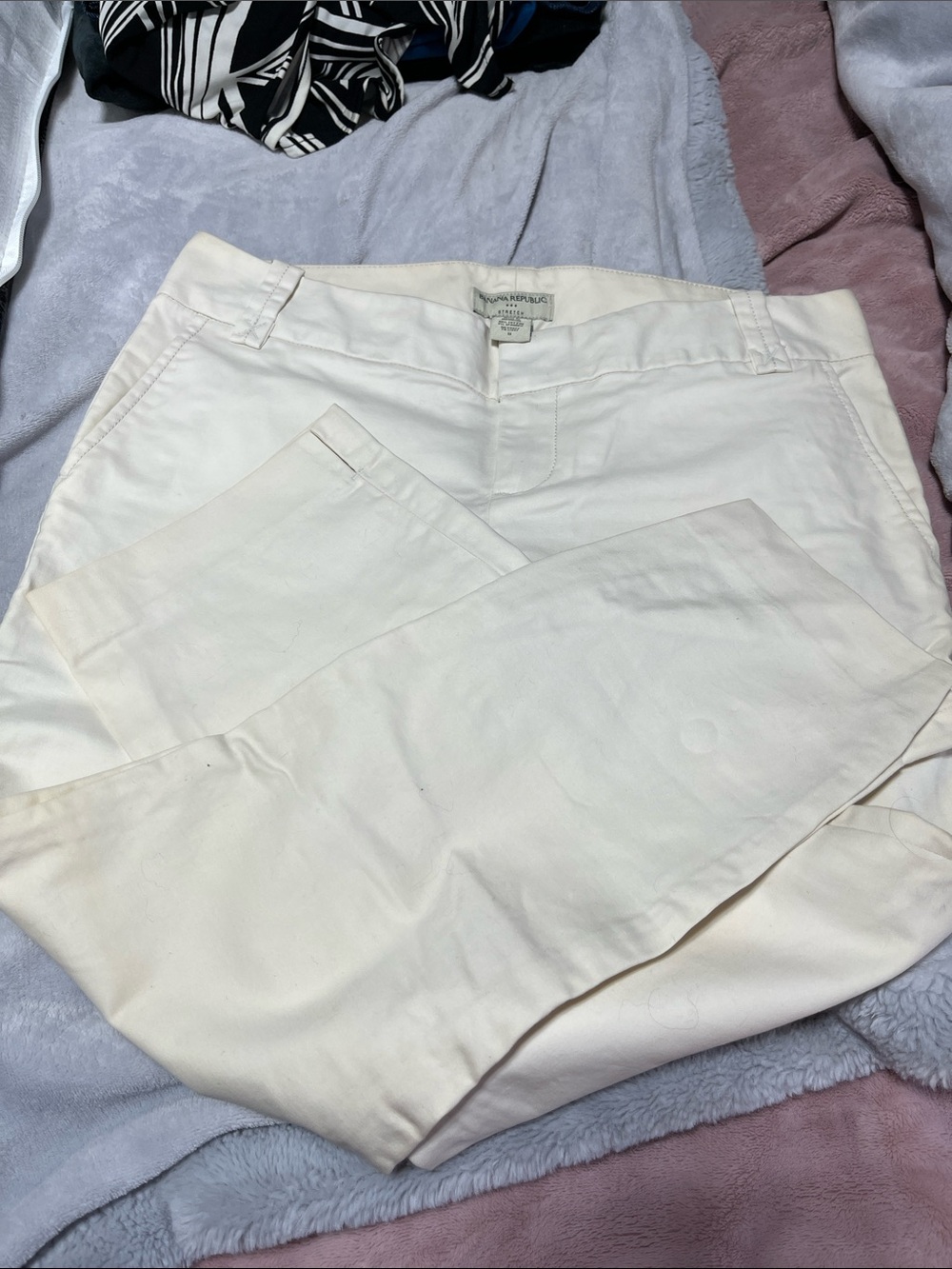 Banana Republic Women’s Cream Capris